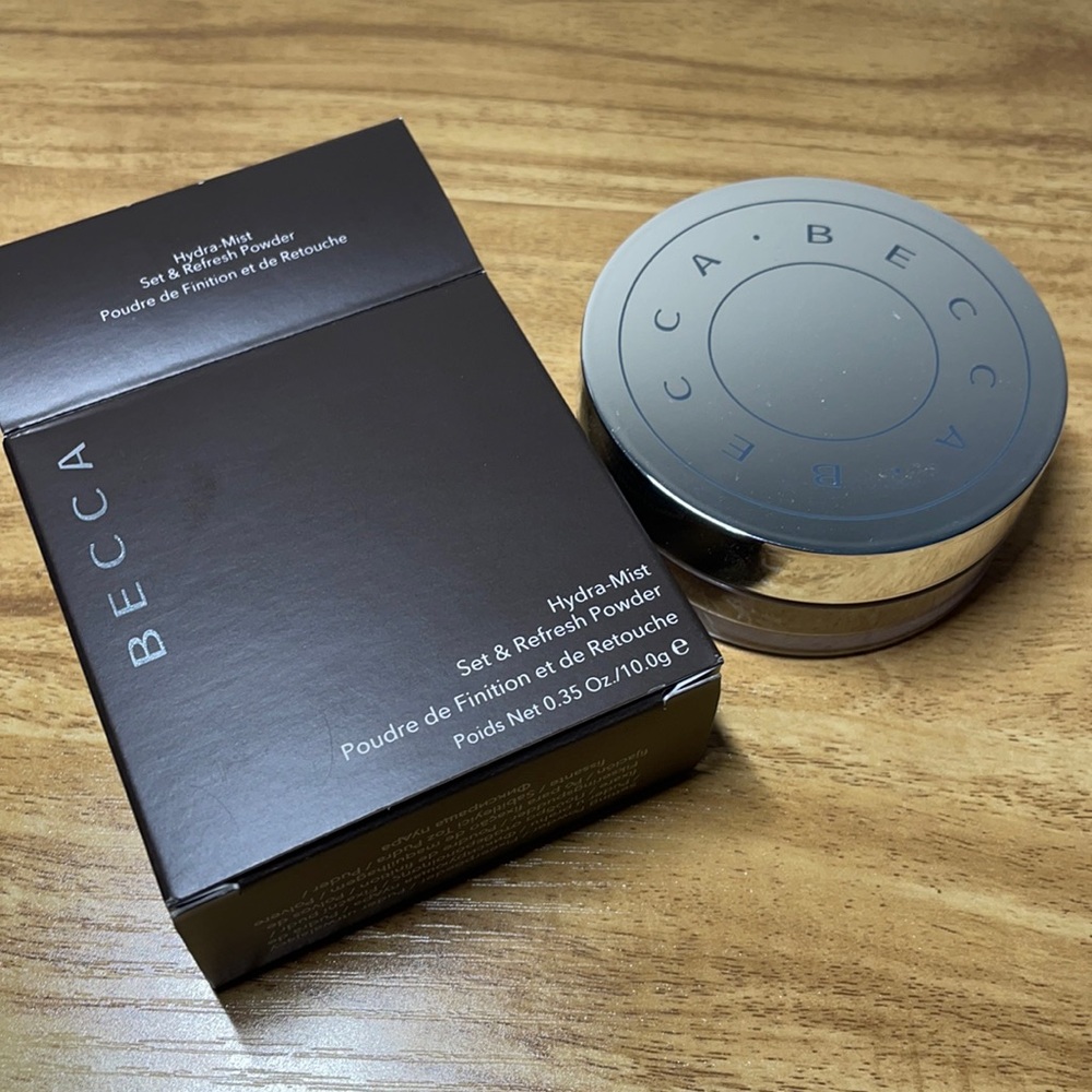 Brand new setting powder Becca.
